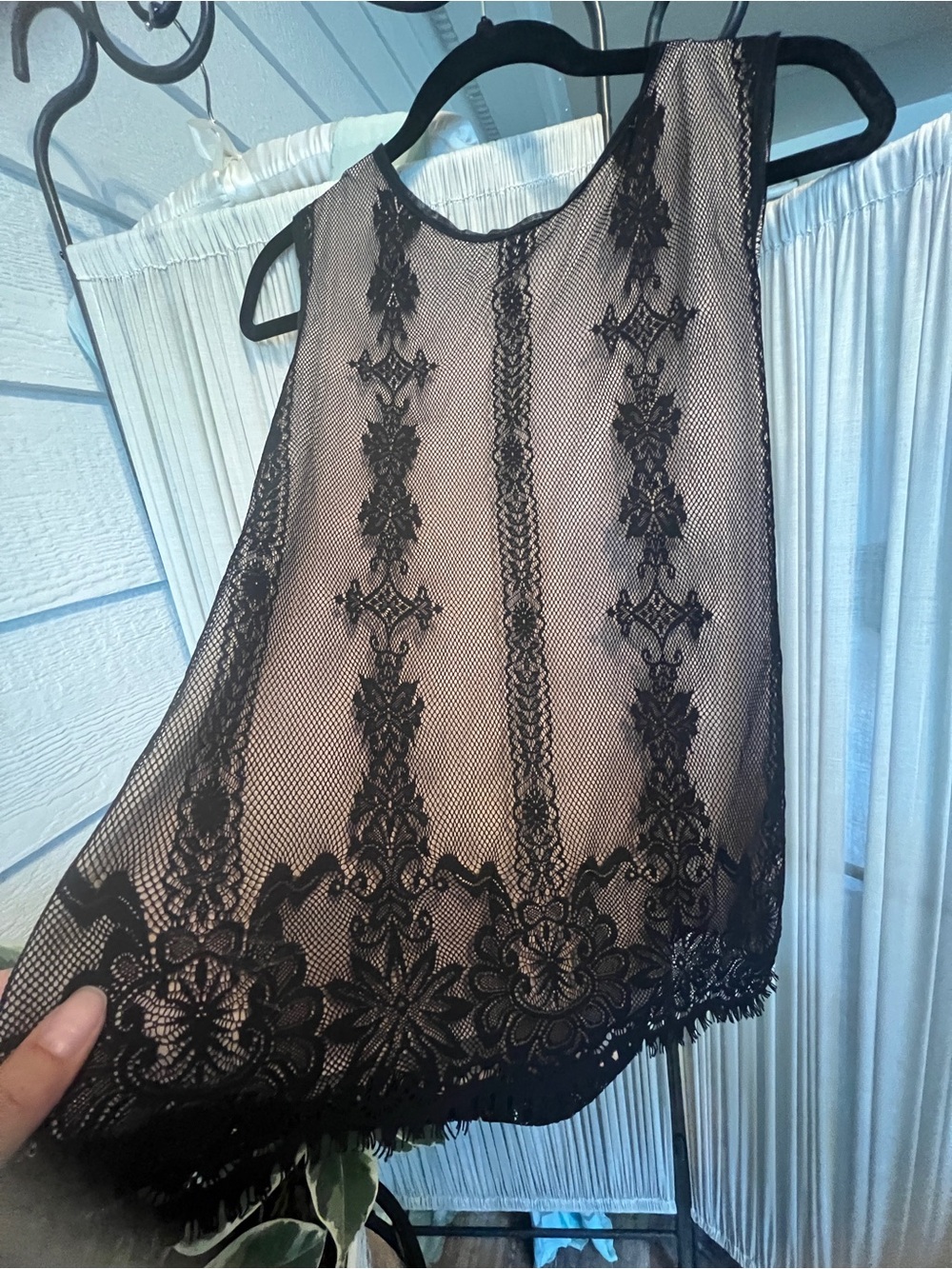 Max Studio Black Lace Sleeveless Overlay Top - Picture 2 of 3